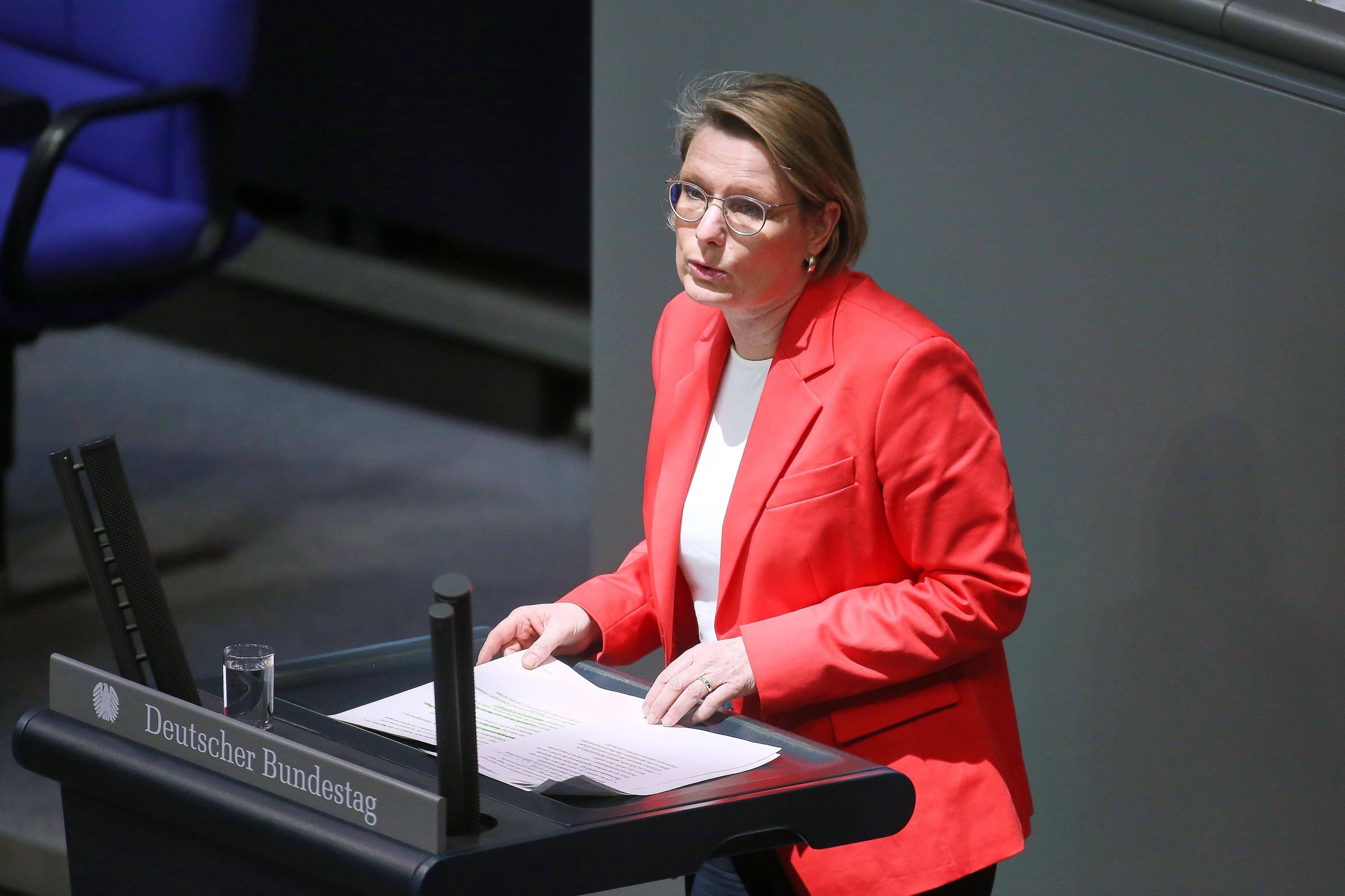 Schwarzfahren-ohne-Strafe-Justizministerin-bringt-umstrittene-Reform-ins-Spiel